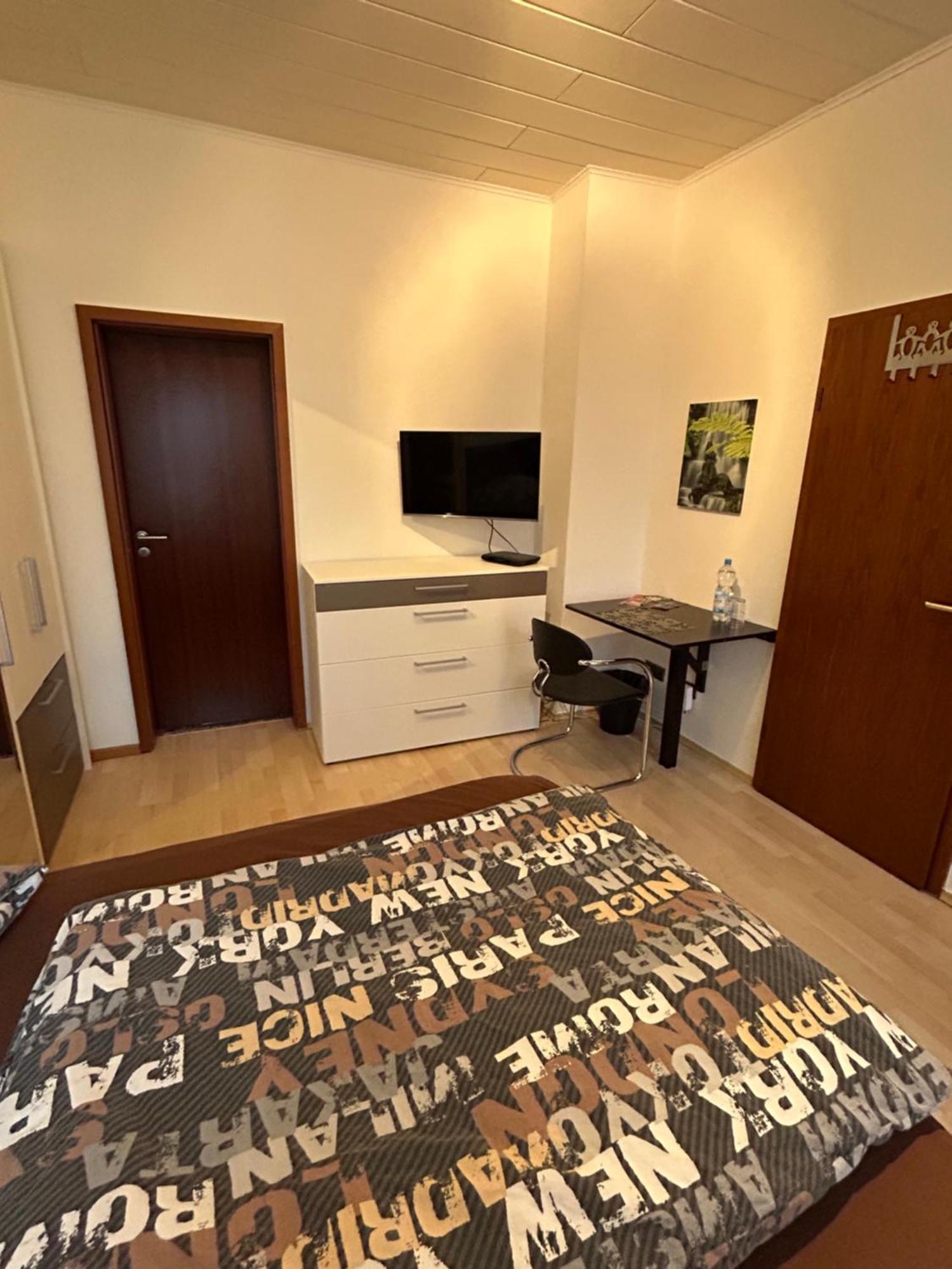 Privatzimmer Haus Gruenewald Σόλινγκεν Εξωτερικό φωτογραφία